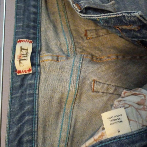 Vintage Tilt Short (Junior) - Picture 2 of 3